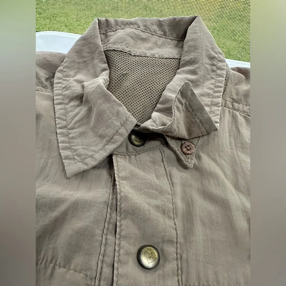 REEL LEGENDS Performance Vented Fishing Shirt Size‎ S Fits M Snap Front Rod Tab